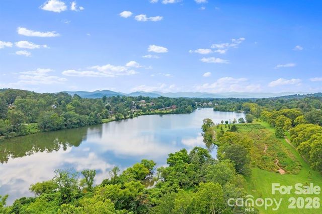 52 Clubside Drive, Asheville, NC 28804