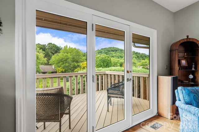 52 Clubside Drive, Asheville, NC 28804