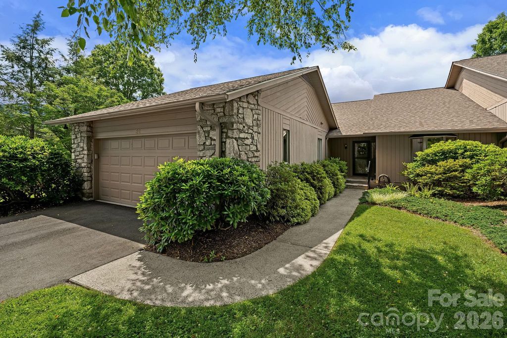 52 Clubside Drive, Asheville, NC 28804
