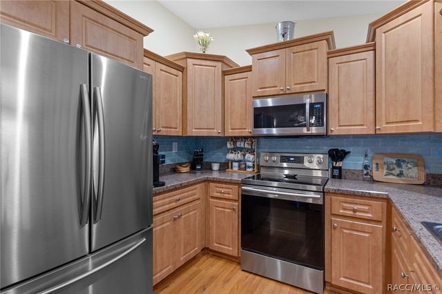 914 N McGowan Avenue, Crystal River, FL 34429