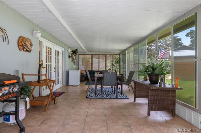 914 N McGowan Avenue, Crystal River, FL 34429