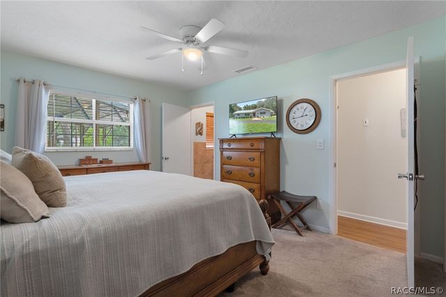 914 N McGowan Avenue, Crystal River, FL 34429