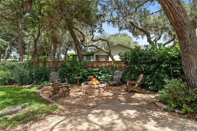 914 N McGowan Avenue, Crystal River, FL 34429