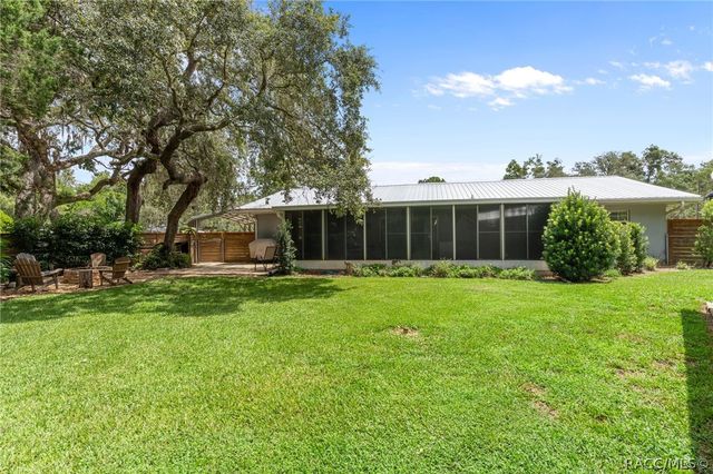914 N McGowan Avenue, Crystal River, FL 34429