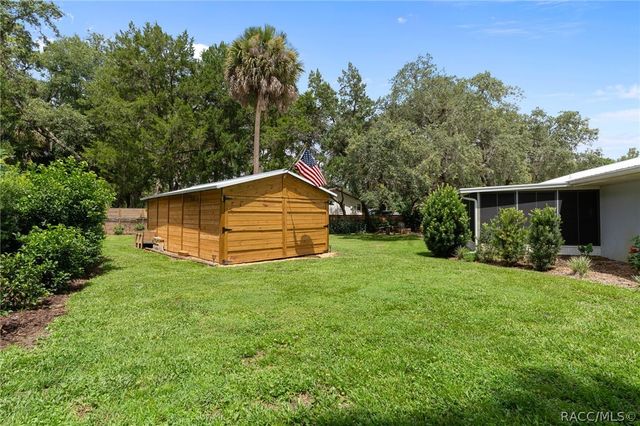 914 N McGowan Avenue, Crystal River, FL 34429