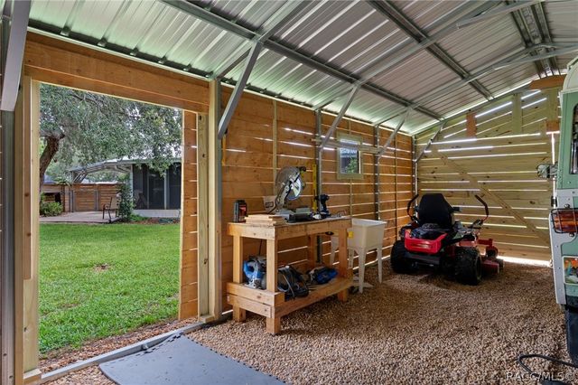 914 N McGowan Avenue, Crystal River, FL 34429