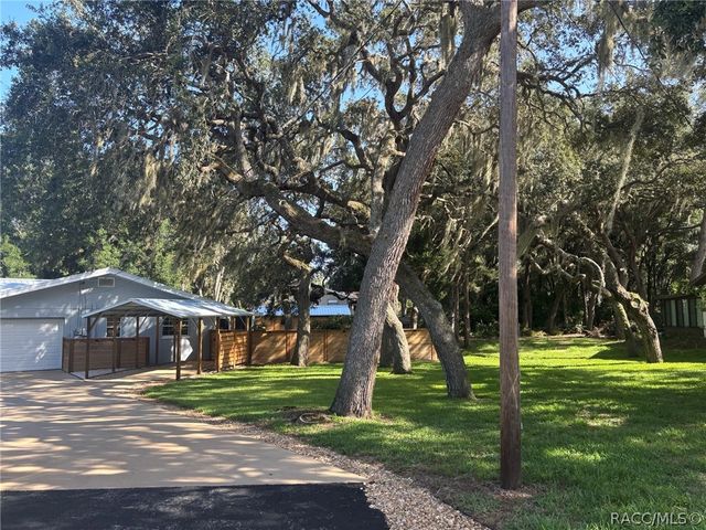 914 N McGowan Avenue, Crystal River, FL 34429
