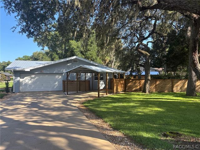 914 N McGowan Avenue, Crystal River, FL 34429
