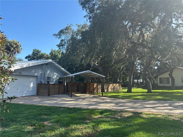 914 N McGowan Avenue, Crystal River, FL 34429