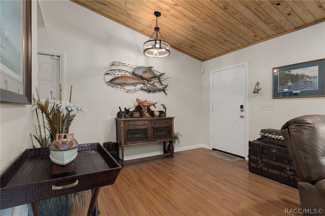 914 N McGowan Avenue, Crystal River, FL 34429
