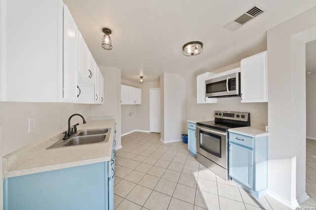 11126 Acuff, San Antonio, TX 78254