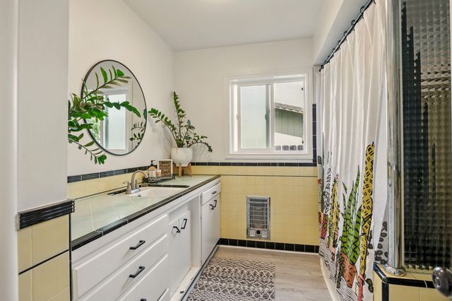 818 E Ninth Street, Medford, OR 97504