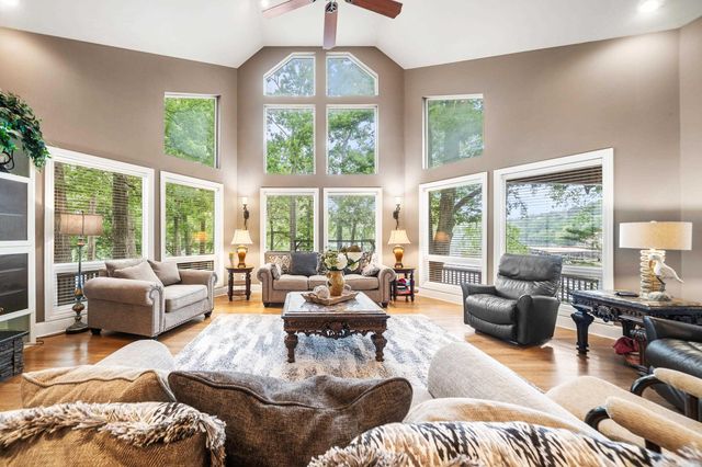 124 concord Point, Hot Springs National Park, AR 71913