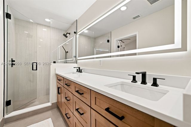 355 SW 121st Ave 355, Pembroke Pines, FL 33025
