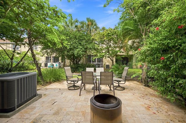 355 SW 121st Ave 355, Pembroke Pines, FL 33025