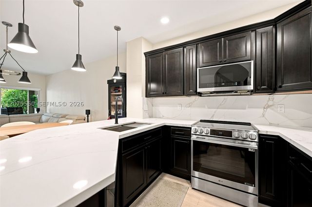355 SW 121st Ave 355, Pembroke Pines, FL 33025