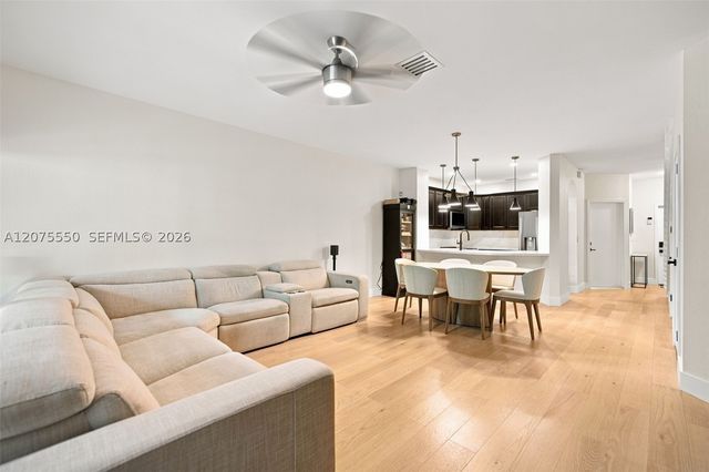 355 SW 121st Ave 355, Pembroke Pines, FL 33025