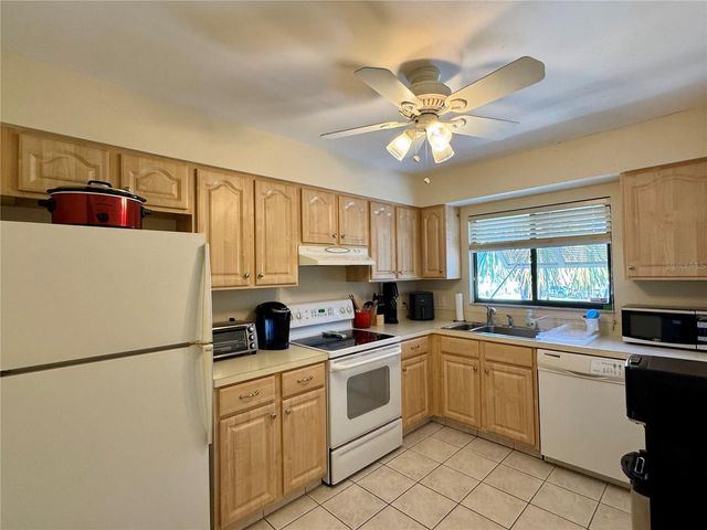 5228 WILLOW LINKS 76, Sarasota, FL 34235