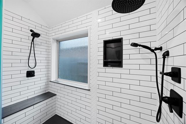 10417 Pineland Drive, Conroe, TX 77378