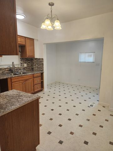 1735 N Latrobe Avenue, Chicago, IL 60639