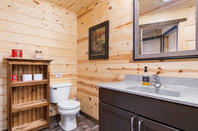 N8065 Wolf Lane, Hayward, WI 54843