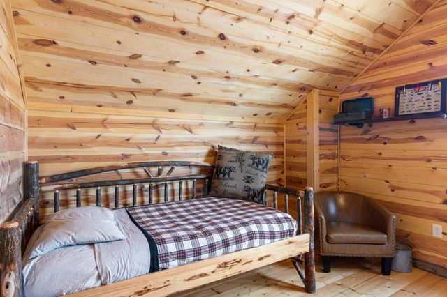 N8065 Wolf Lane, Hayward, WI 54843