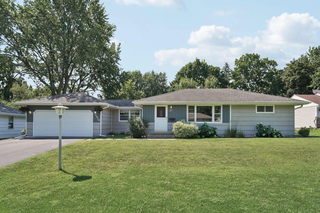 2919 W 87th Street, Bloomington, MN 55431