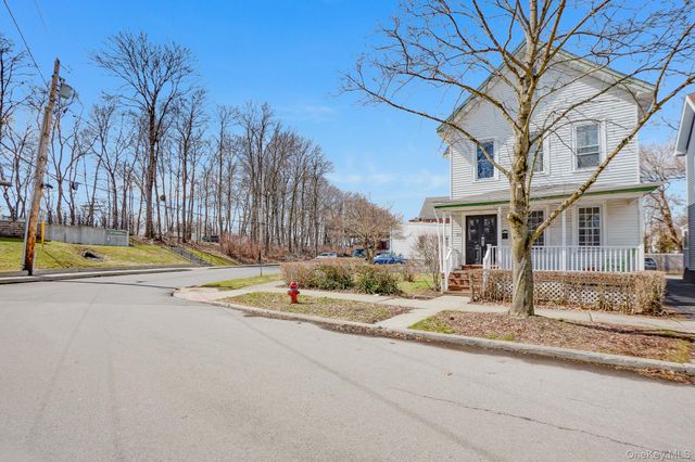 27 Orchard Place, Poughkeepsie, NY 12601