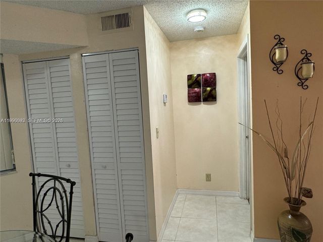8664 SW 3rd St 101, Pembroke Pines, FL 33025