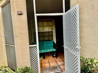 8664 SW 3rd St 101, Pembroke Pines, FL 33025