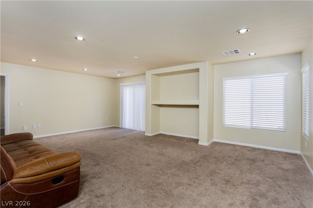 8467 East BISMARK SAPPHIRE Street, Las Vegas, NV 89139