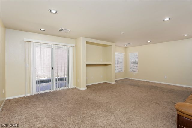 8467 East BISMARK SAPPHIRE Street, Las Vegas, NV 89139