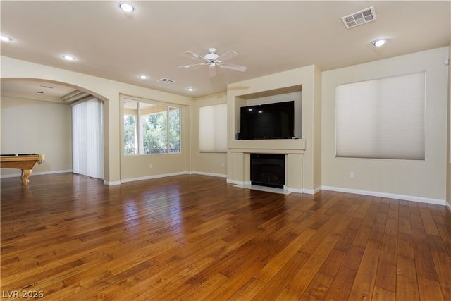8467 East BISMARK SAPPHIRE Street, Las Vegas, NV 89139