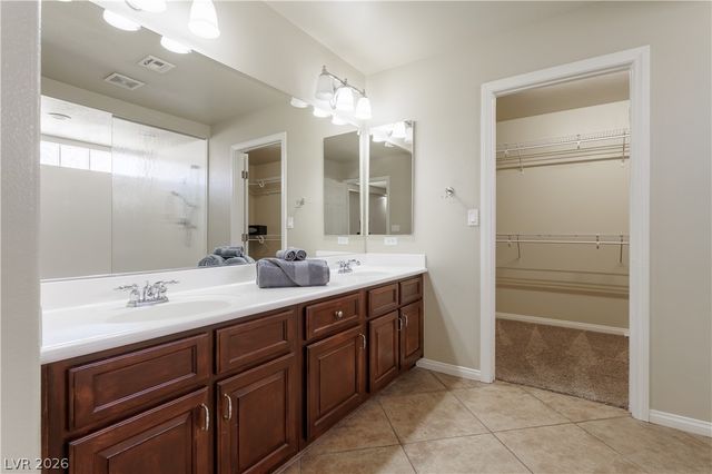 8467 East BISMARK SAPPHIRE Street, Las Vegas, NV 89139