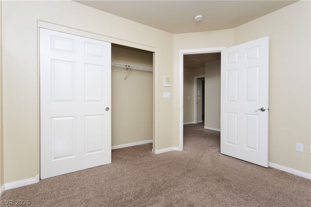 8467 East BISMARK SAPPHIRE Street, Las Vegas, NV 89139