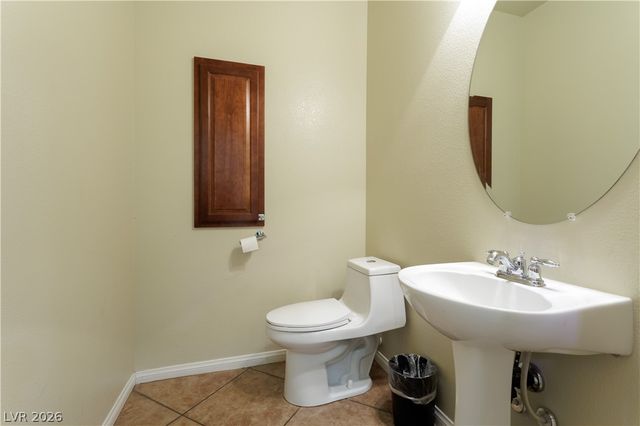 8467 East BISMARK SAPPHIRE Street, Las Vegas, NV 89139