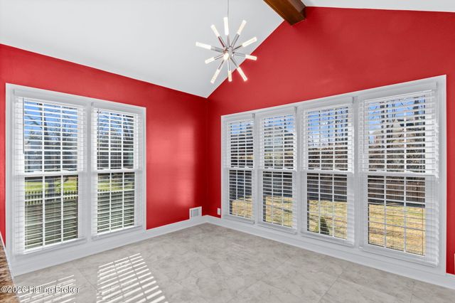 1125 Blackthorn Rd, Louisville, KY 40299