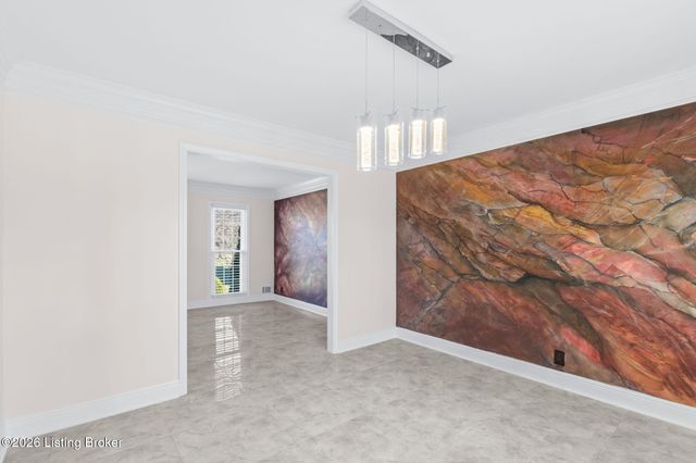 1125 Blackthorn Rd, Louisville, KY 40299