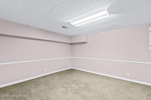 1125 Blackthorn Rd, Louisville, KY 40299