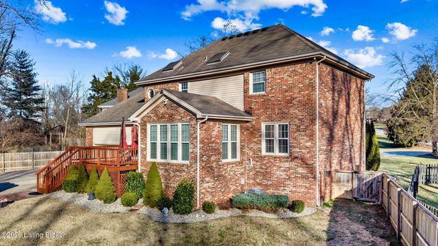 1125 Blackthorn Rd, Louisville, KY 40299