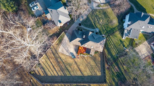 1125 Blackthorn Rd, Louisville, KY 40299