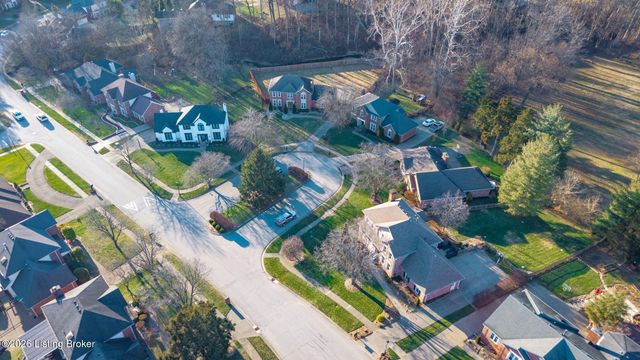 1125 Blackthorn Rd, Louisville, KY 40299