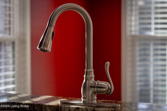 1125 Blackthorn Rd, Louisville, KY 40299