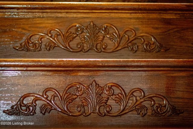 1125 Blackthorn Rd, Louisville, KY 40299