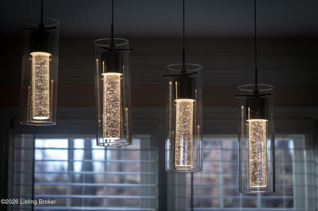 1125 Blackthorn Rd, Louisville, KY 40299