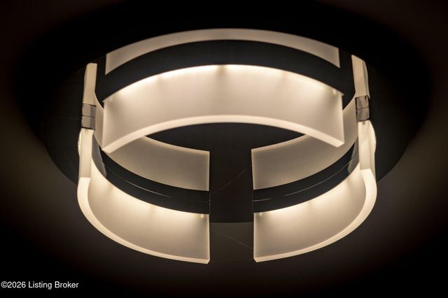 1125 Blackthorn Rd, Louisville, KY 40299