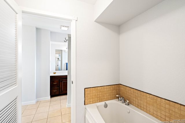 1156 Riviera, Canyon Lake, TX 78133
