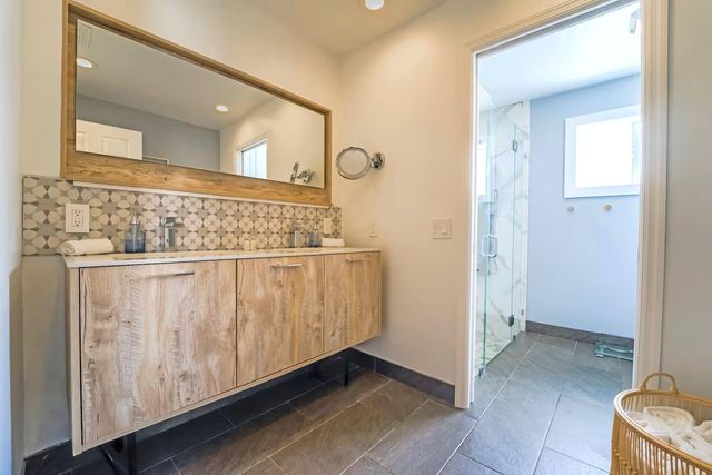 1000 NE 8th Street, Pompano Beach, FL 33060