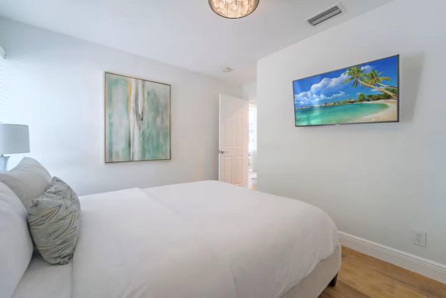 1000 NE 8th Street, Pompano Beach, FL 33060