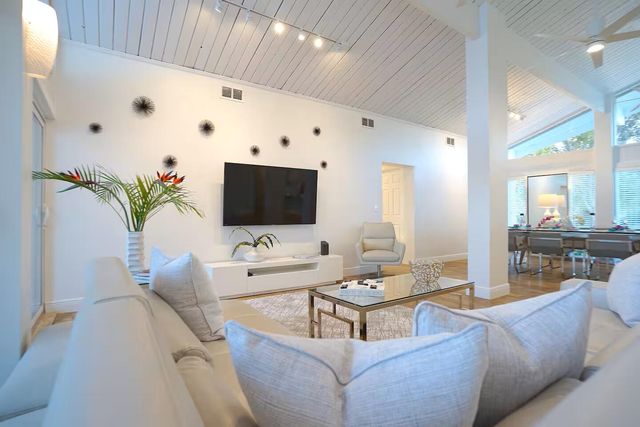 1000 NE 8th Street, Pompano Beach, FL 33060
